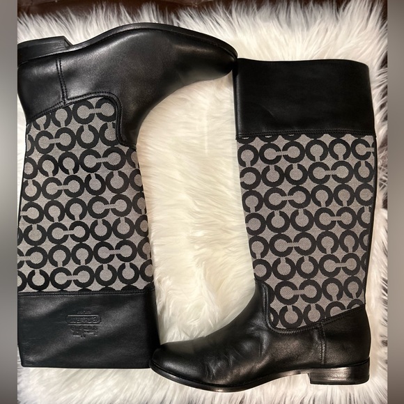 COACH Boots (Ladies) - Picture 2 of 8